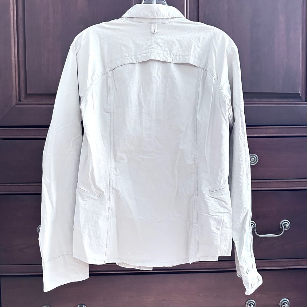 CHLOROPHYLLE Sport Travel Nylon Spandex Front Pockets Beige Shirt Small - Picture 4 of 11